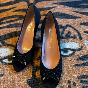 Amalfi Black Heels with Elegant Bow Detail